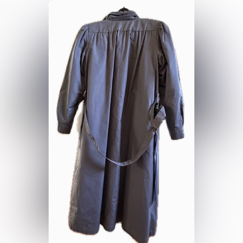 Vintage Misty Harbor Women's Gray Trench Coat Made in Taiwan